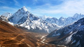 Extreme E races to new heights in the Himalayas